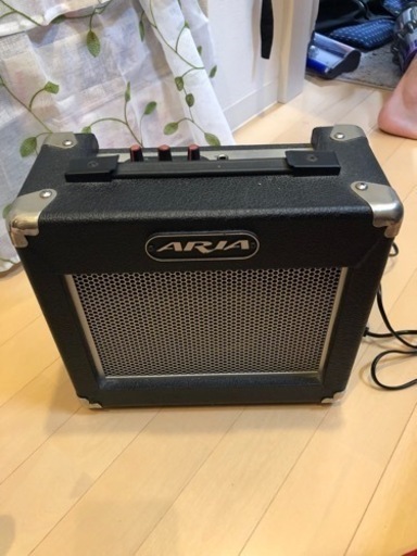 ARIA AB-10 ベースアンプ