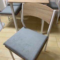 ダイニングテーブル 椅子4脚付き クッション