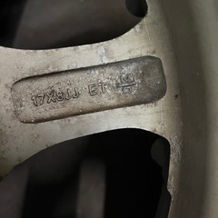 スタッドレス　265/65R17 1年使用　8〜9分山　バリ溝　バリ目