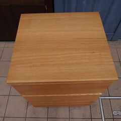 人気の無印良品(MUJI)のタモ材を使用したチェスト・3段です