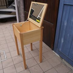 稀少なタモ材を使用した無印良品(MUJI)のドレッサーです。ナチュラルな