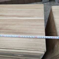 値下げ💴⤵️しました。おしゃれな 桐のタンス移動コマ付き 取っ手付き 大小 あります 、色塗変えて 欧米風に