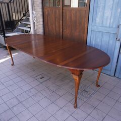 IDC OTSUKA(大塚家具)取り扱いの人気ブランドETHAN ALLEN(イーセンアーレン)社の来客時にも活躍するチェリー材 伸長式ダイニングテーブル。アンティーク調の猫脚エクステンションテーブルCJ312