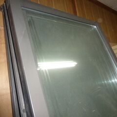 トステム製　アルミサッシ二重ガラス窓　4枚　枠付き　