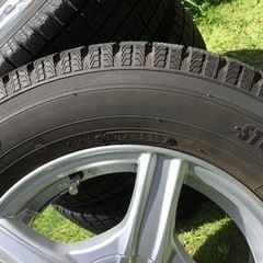 〈値下げ〉 バリ山  冬タイヤ                            実走行 約300km   185／70R 14          ｱﾙﾐﾎｲｰﾙ付4本