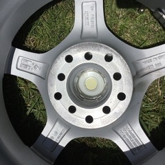 〈値下げ〉 バリ山  冬タイヤ                            実走行 約300km   185／70R 14          ｱﾙﾐﾎｲｰﾙ付4本