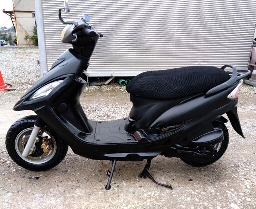 非常に高速なバイク。 優れたエンジン。 キムコVリンク。 ( 125cc)。 シートカバーは新品です。 エンジンオイルは新品です。 フロントタイヤほぼ新品です。 サイドスタンド付き。 非常に高速なバイク。 優れたエンジン。 キムコVリンク。 ( 125cc