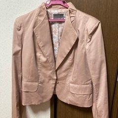 可愛いピンクジャケット