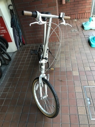 20インチ シボレー 軽量アルミフレーム 6speed折り畳み自転車 ホワイト