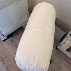 IKEA 筒状のクッション