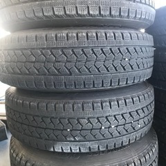 タイヤのみ　4本セット205/70R16 111/109L ブリ...