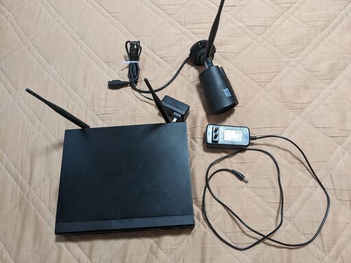 監視カメラ　レコーダー（HDD４TB）とワイヤレスカメラ1台のセット　ACE APR2065-4 APC2065-BB