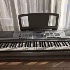 YAMAHAのキーボード⭐︎76鍵⭐︎譜面立て、アダプター付き