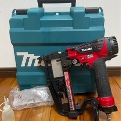 マキタ ❇️ 高圧フロアタッカー