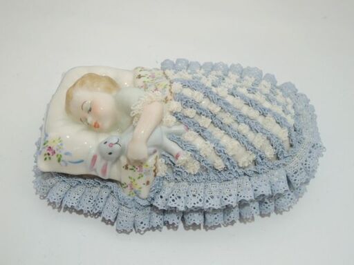 IRISH DRESDEN☆アイリッシュドレスデン うさぎのぬいぐるみと一緒に眠る赤ちゃん Sweet Dreamer 陶器人形