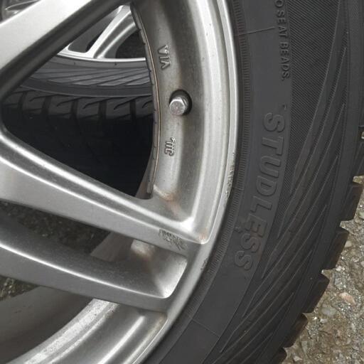 再再再値下げスタッドレスタイヤ中古 スバルレガシーアウトバックに 
