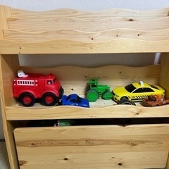 おもちゃ箱　絵本棚　お渡しする方決まりました。