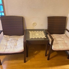 【今月中に取りに来て頂ける方】アジアン風ガーデンテーブル椅子セット