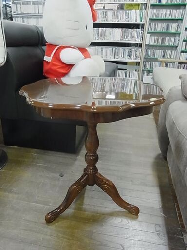 イタリー風　カフェテーブル　コーヒーテーブル　丸テーブル　サイドテーブル　木製　レトロ　アンティーク調