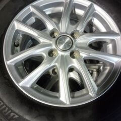 決まりました スタットレスタイヤアルミホイル付185/70R14