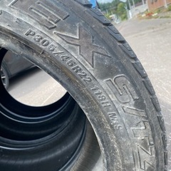 ファルケンスパイクタイヤ4本305/45r22