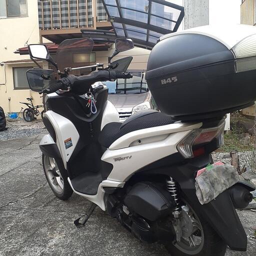 トリシティ125　プチカスタム　走行3,700キロ