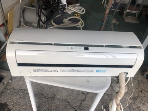 【リサイクルサービス八光　田上店　安心の1か月保証　配達・設置OK】東芝 TOSHIBA RAS-401E(W) [内部お掃除搭載 （14畳・100V対応） ムーンホワイト Eシリーズ]