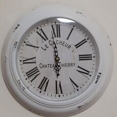 アンティーク風ホワイト壁掛け時計　中古美品