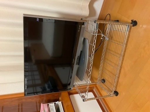 シャープ32型　dvd内蔵テレビ