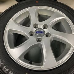売約済 本物の深溝☆ボルボ V40クロスカントリー 205/60R16 ウインター 