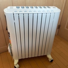 美品　デロンギ　オイルヒーター