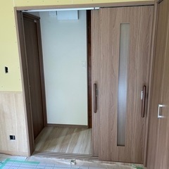 3連連動引き戸　(ガラスなしタイプ)製品売ります。