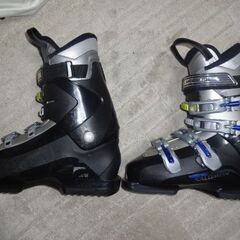傷、汚れのない綺麗な黒色スキー靴サイズ：25.0～25.5㎝