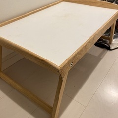 IKEA ベッドテーブル
