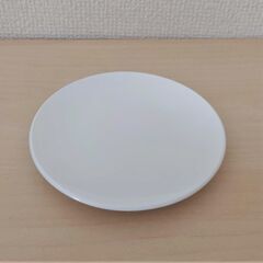白い丸皿　シンプル　直径12cm