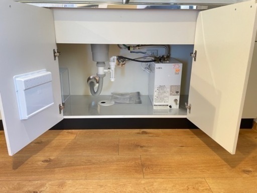 【決まりました】キッチンユニット　台所　電気温水器　シンク　蛇口　丸ごと　収納 決まりました】キッチンユニット 台所 電気温水器 シンク 蛇口 丸ごと 収納