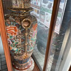大幅値下げしました！◎沈香壺 金彩花鳥文様大型飾り壺 ガラスケース付き