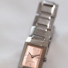 腕時計(女性用・文字盤ピンク)