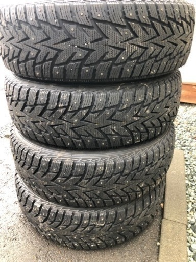 本日限定自車配達で送料お得です。スパイクタイヤ 225 65 r17 車