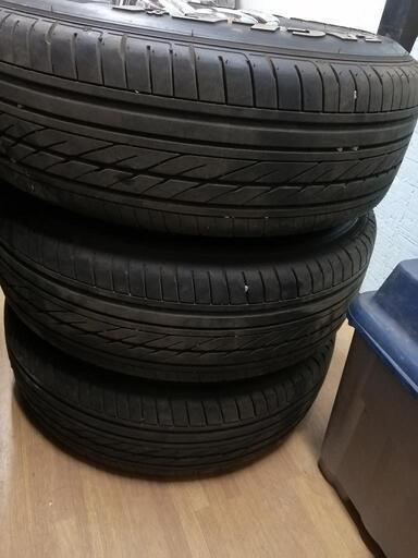 スタッドレスグッドイヤー215/55 R17