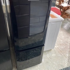 【送料・設置無料】三菱146L 冷蔵庫　MR-P15T-B 三菱電機 MR-P15T-B [サファイアブラック] 価格比較 - 価格.com