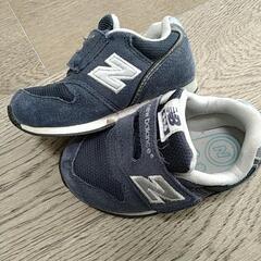 子供シューズ　new balance