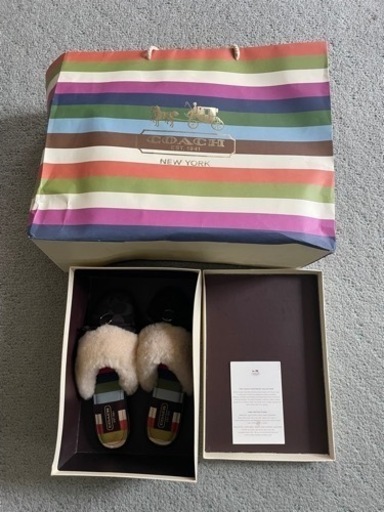 値下げ致しました　　　　COACH ボア付きサンダル　美品