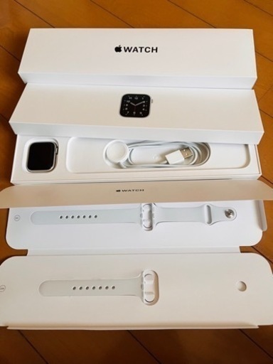 【ほぼ未使用 美品】値下げ ✮ Apple Watch SE 40mm GPSモデル