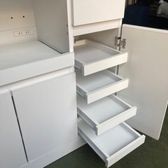 ○ キッチンカウンター、キッチン収納、食器棚、レンジボード、白