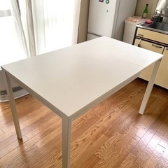 IKEAのダイニングテーブル差し上げます。