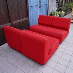 Herman Miller(ハーマンミラー)のモジュラーシーティングソファ4Pです。セパレートタイプになっており、お部屋に合わせて様々な組み合わせでレイアウトしていただけます♪CJ322