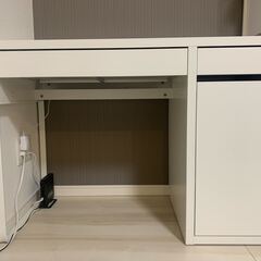 ほぼ新しいIKEAデスク譲ります！！