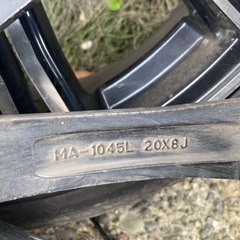 夏タイヤ　ホーイルセット　20インチ