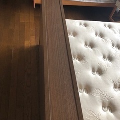 シモンズ　ベッド本体とベッドマット